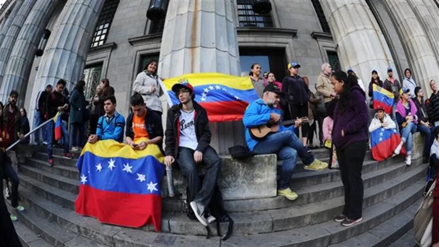 Venezuela urge a sus ciudadanos abandonar EEUU y emite «alerta de viaje» para ese país
